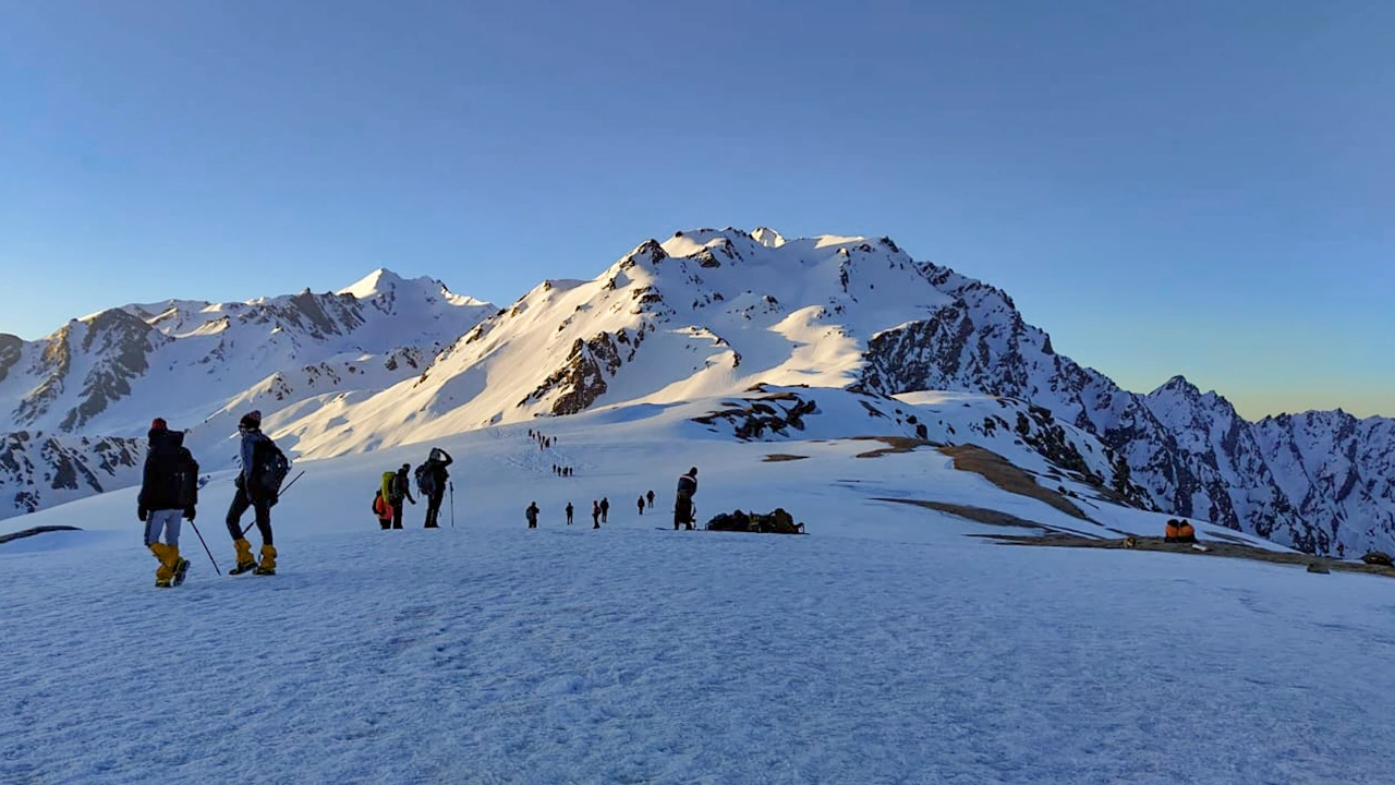 Sar Pass Trek